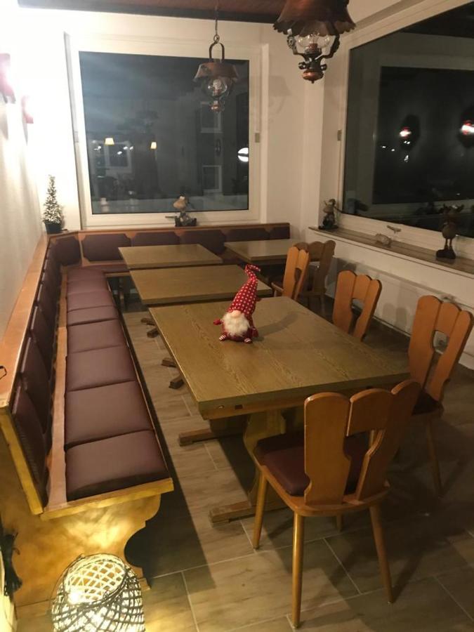 Ferienhaus Astenblick - Ideal Fuer Weihnachtsfeiern Und Familienfeiern Bietet Schlafplaetze Fuer Bis Zu 35 Personen Winterberg Exterior foto