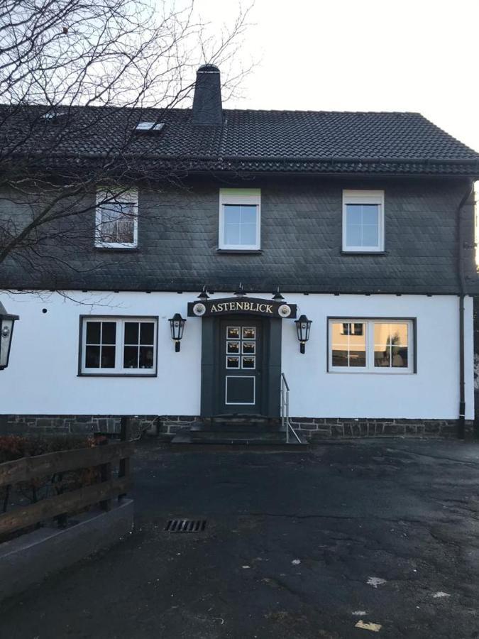 Ferienhaus Astenblick - Ideal Fuer Weihnachtsfeiern Und Familienfeiern Bietet Schlafplaetze Fuer Bis Zu 35 Personen Winterberg Exterior foto