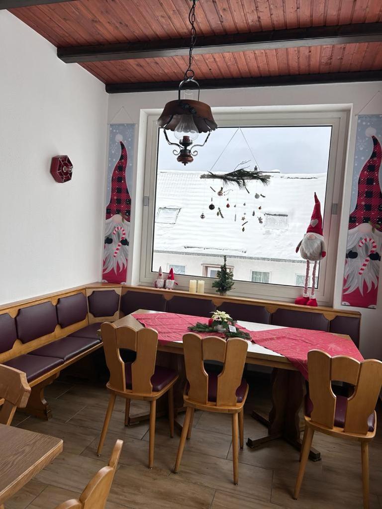Ferienhaus Astenblick - Ideal Fuer Weihnachtsfeiern Und Familienfeiern Bietet Schlafplaetze Fuer Bis Zu 35 Personen Winterberg Exterior foto
