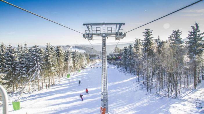 Ferienhaus Astenblick - Ideal Fuer Weihnachtsfeiern Und Familienfeiern Bietet Schlafplaetze Fuer Bis Zu 35 Personen Winterberg Exterior foto