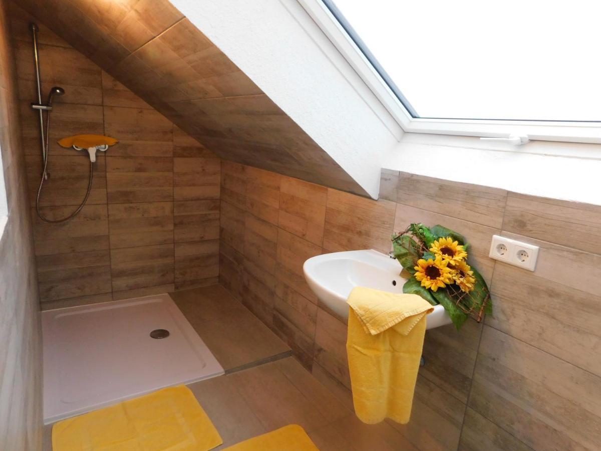 Ferienhaus Astenblick - Ideal Fuer Weihnachtsfeiern Und Familienfeiern Bietet Schlafplaetze Fuer Bis Zu 35 Personen Winterberg Exterior foto